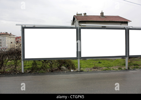 2,5 Blank Billboard due e mezzo - compreso il percorso di clipping intorno la zona vuota. Foto Stock