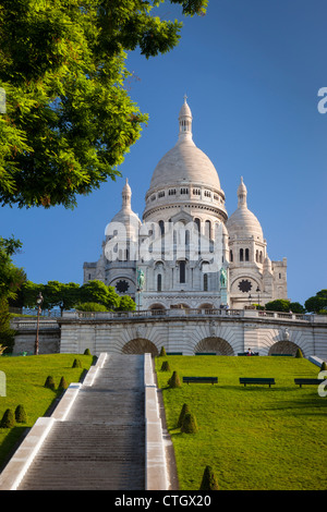 La mattina presto al di sotto del Basilique du Sacre Coeur, Montmartre, Parigi Francia Foto Stock