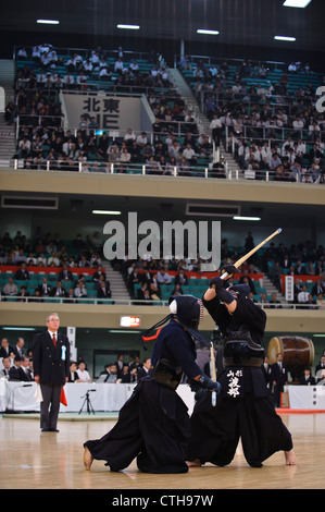 I partecipanti alla 59a tutto il campionato di Kendo, Budokan di Tokyo, Giappone Foto Stock