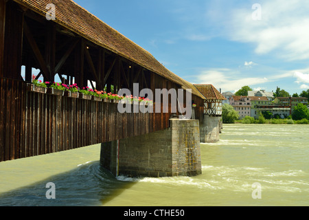 Punto di riferimento di Bad Säckingen.Oold, ponte di legno. Più grande ponte coperto in Europa Foto Stock