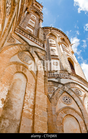 Facciata di abside antica cattedrale normanna - Duomo di Monreale, sicilia, Italia Foto Stock