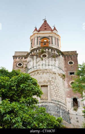 Antica chiesa normanna degli Apostoli Pietro e Paolo a Castiglione di Sicilia Foto Stock