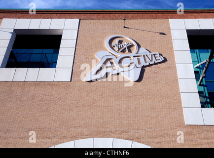 Logo sul ramo di Virgin Active palestre nel sobborgo di Firenze, Italia Foto Stock