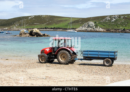 Anneka's Quay, il Bar, Norrard, Bryher e il nuovo porto di Grimsby Tresco opposta Isole Scilly Isole Scilly Cornwall Inghilterra Foto Stock