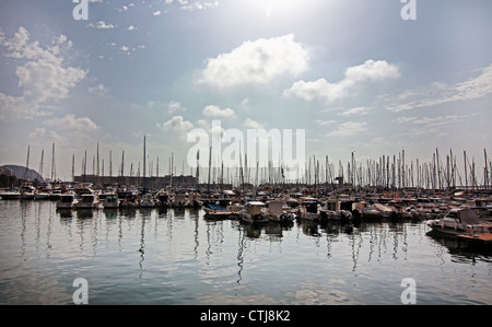 Yacht marina nella città di Alicante Spagna Foto Stock