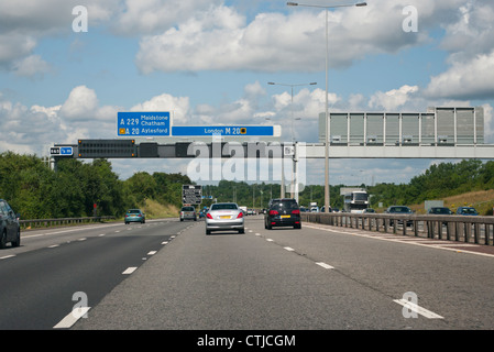 Autostrada M20 allo svincolo 5 e 6 Kent REGNO UNITO Foto Stock