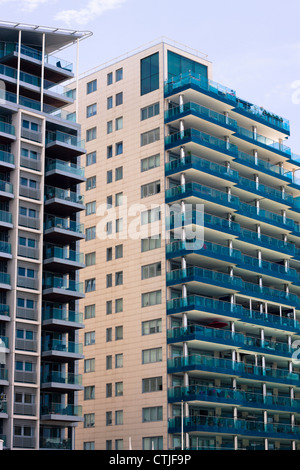 Blocco di appartamenti in Ocean Village, Gibilterra. Foto Stock