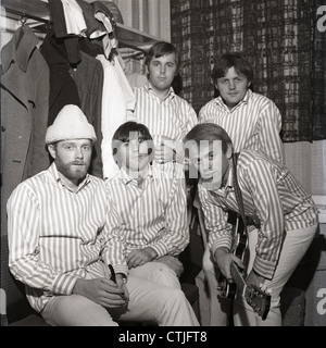 008528 - Beach Boys backstage presso Ready Steady Go il 6 novembre 1964 Foto Stock