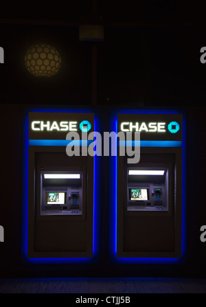 Los Angeles, California - Chase Bank automatic teller machines. Foto Stock
