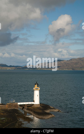 Rubha nan Gall faro sul suono di Mull vicino a Tobermory sull'Isle of Mull che è stato costruito in 1857 Foto Stock
