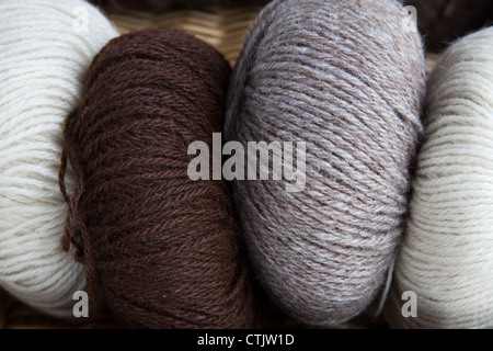 Alpaca palle colorate di lana tinta  Lane e di lana Foto Stock