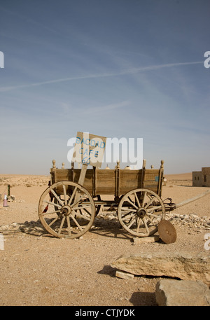 Baghdad cafe segno, sul carrello di legno, carro in Siria. Foto Stock