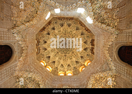 Spagna, Andalusia, Granada, Alhambra Sala de las Dos Hermanas, Foto Stock