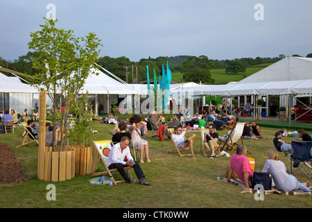 Il Central Garden presso il Guardian Hay Festival di letteratura, Hay-on-Wye, POWYS, GALLES Cymru, UK, Regno Unito, GB, Foto Stock