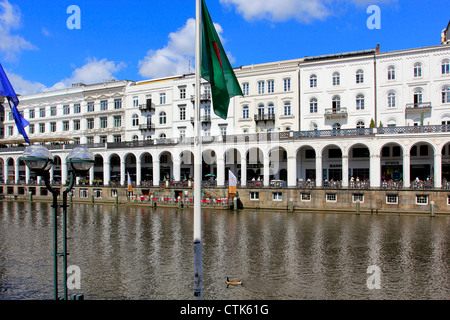 Germania, città anseatica di Amburgo, Alsterarkaden Foto Stock