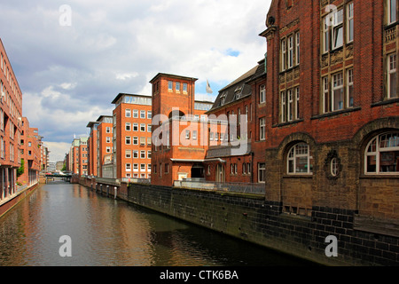 Germania, città anseatica di Amburgo, costruzione di mattoni sul Herrengrabenfleet Foto Stock