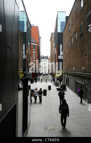 Visualizza in basso Ramillies Street per la Galleria Fotografi, Soho, London, Regno Unito Foto Stock