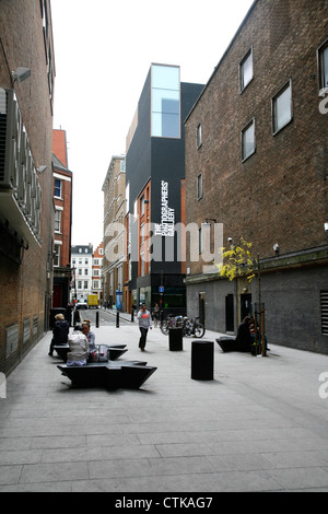 Visualizza in basso Ramillies Street per la Galleria Fotografi, Soho, London, Regno Unito Foto Stock