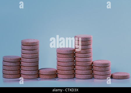 Stack di tablet con grafico a barre Foto Stock