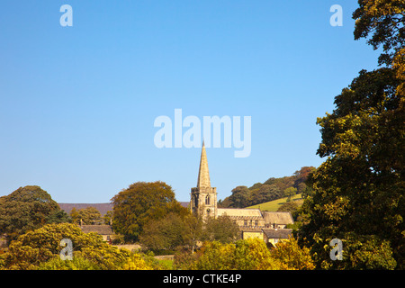 Hathersage chiesa parrocchiale nel Parco Nazionale di Peak District Derbyshire England Regno Unito Foto Stock