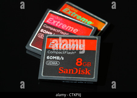 Tre 8 GB di schede di memoria Compact Flash. Foto Stock