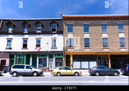 Case a schiera, Ste Catherine Street, Montreal, provincia del Québec in Canada. Foto Stock