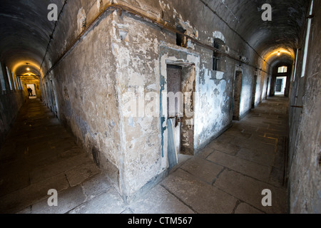 Interno dell'ala orientale, Kilmainham Gaol (Irish: Príosún Chill Mhaighneann) è un ex carcere Foto Stock