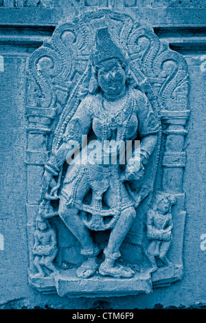 Il carving a Shri bhiravnath tempio del Signore Shiva a Kikli, Maharashtra, India Foto Stock