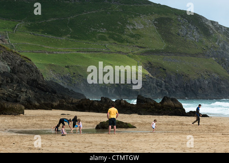 Slea testa con Coumeenoule Beach, la penisola di Dingle, Co. Kerry, Repubblica di Irlanda. Foto Stock