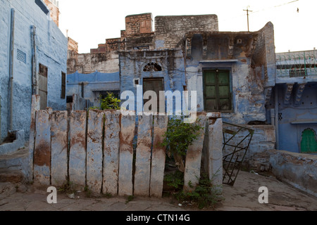 Dipinto di blu tipiche case di Jodhpur, India Foto Stock