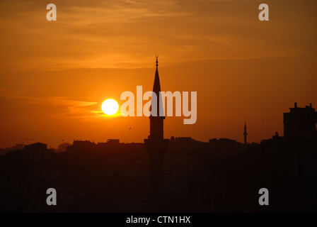 Istanbul al tramonto. Foto da: Adam Alexander/Alamy Foto Stock