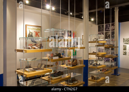 Il Centro del Patrimonio shoe museum, nel villaggio di K retail outlet, Kendal Cumbria, England Regno Unito Foto Stock