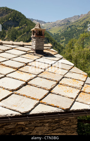 Elva, Piemonte, Italia, tetto in ardesia Foto Stock