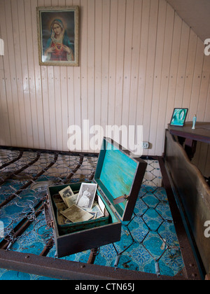 Camera da letto nella casa abbandonata, Vatersay, Ebridi Esterne Foto Stock