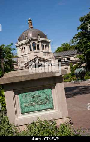 Astor Court, Zoo Center presso il Bronx Zoo Wildlife Conservation Society, Bronx Park, Bronx, New York Foto Stock