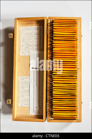 Kodak Wratten colore fotografico filtri di correzione nella casella Foto Stock