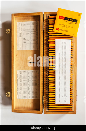 Kodak Wratten colore fotografico filtri di correzione nella casella Foto Stock