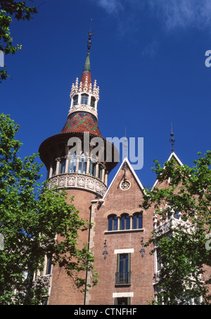 La Casa de les Punxes noto anche come Casa Terrades edificio modernista costruito da Josep Puig i Cadafalch Avinguda Eixample Barcellona Spagna Foto Stock