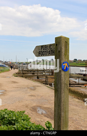 Sentiero pubblico segno Southwold Harbour Inghilterra Suffolk REGNO UNITO Foto Stock