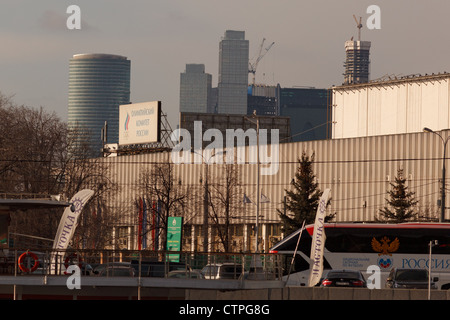 Città di Mosca, Federazione del comitato olimpico e Monastero di Novodevichy Foto Stock