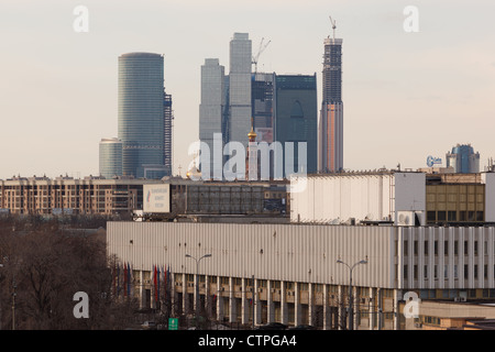 Città di Mosca, Federazione del comitato olimpico e Monastero di Novodevichy Foto Stock