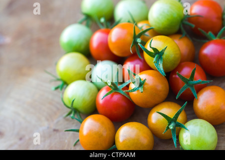 Questa è un immagine di pomodori ciliegini Foto Stock