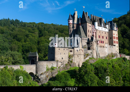 Burg Eltz castello vicino a valle di Mosel in Germania Foto Stock