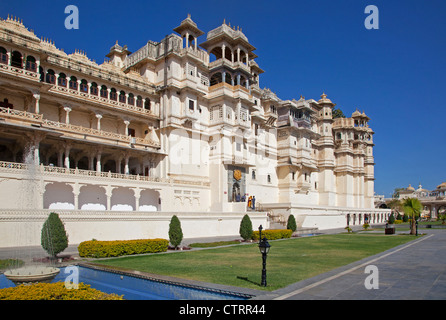 Il palazzo della città in Udaipur, Rajasthan, India Foto Stock