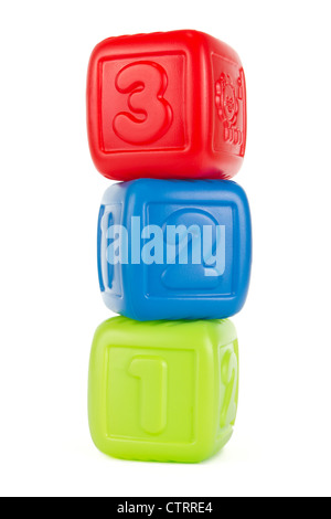 Tre colorati impilati per bambini blocchi di costruzione Foto Stock