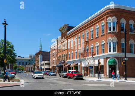 Visualizza in basso Park Row nella piazza della città e del centro cittadino di Erie in Pennsylvania, STATI UNITI D'AMERICA Foto Stock