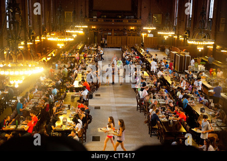 Sala da pranzo presso la Yale University di New Haven CT Foto Stock