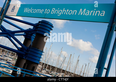 Benvenuto a Brighton Marina segno Foto Stock