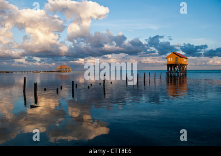 Home sull'oceano di Ambergris Caye Belize Foto Stock