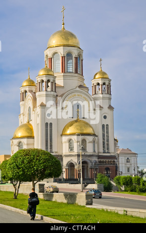 Cattedrale di tutti i santi (Chiesa del Sangue versato), Yekaterinburg. Costruito nel 2003 sul sito dell'esecuzione della famiglia reale Foto Stock
